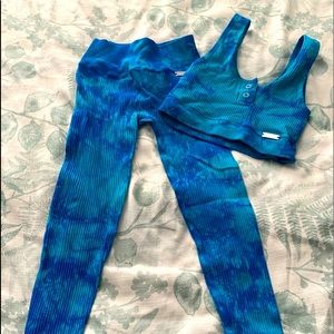 Bombshell! Beautiful set!